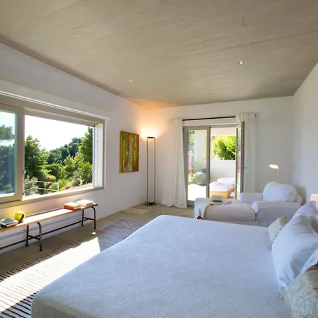 Is Located In The Heart Of The Island Of Prázdninový dům Skiathos