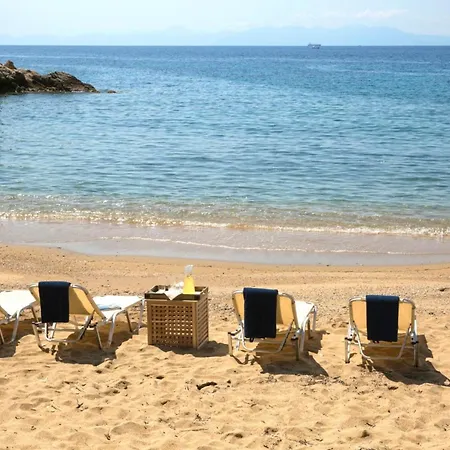 Is Located In The Heart Of The Island Of Holiday home *