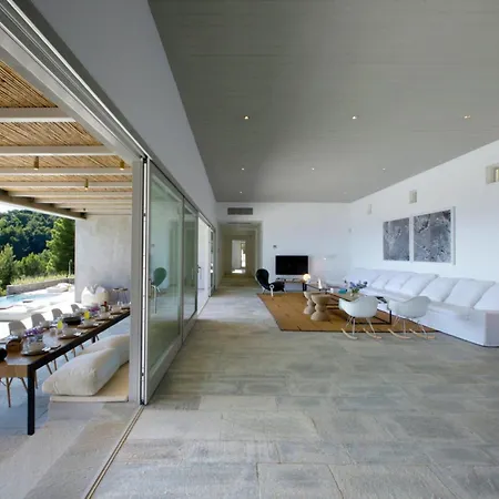 Holiday home Is Located In The Heart Of The Island Of